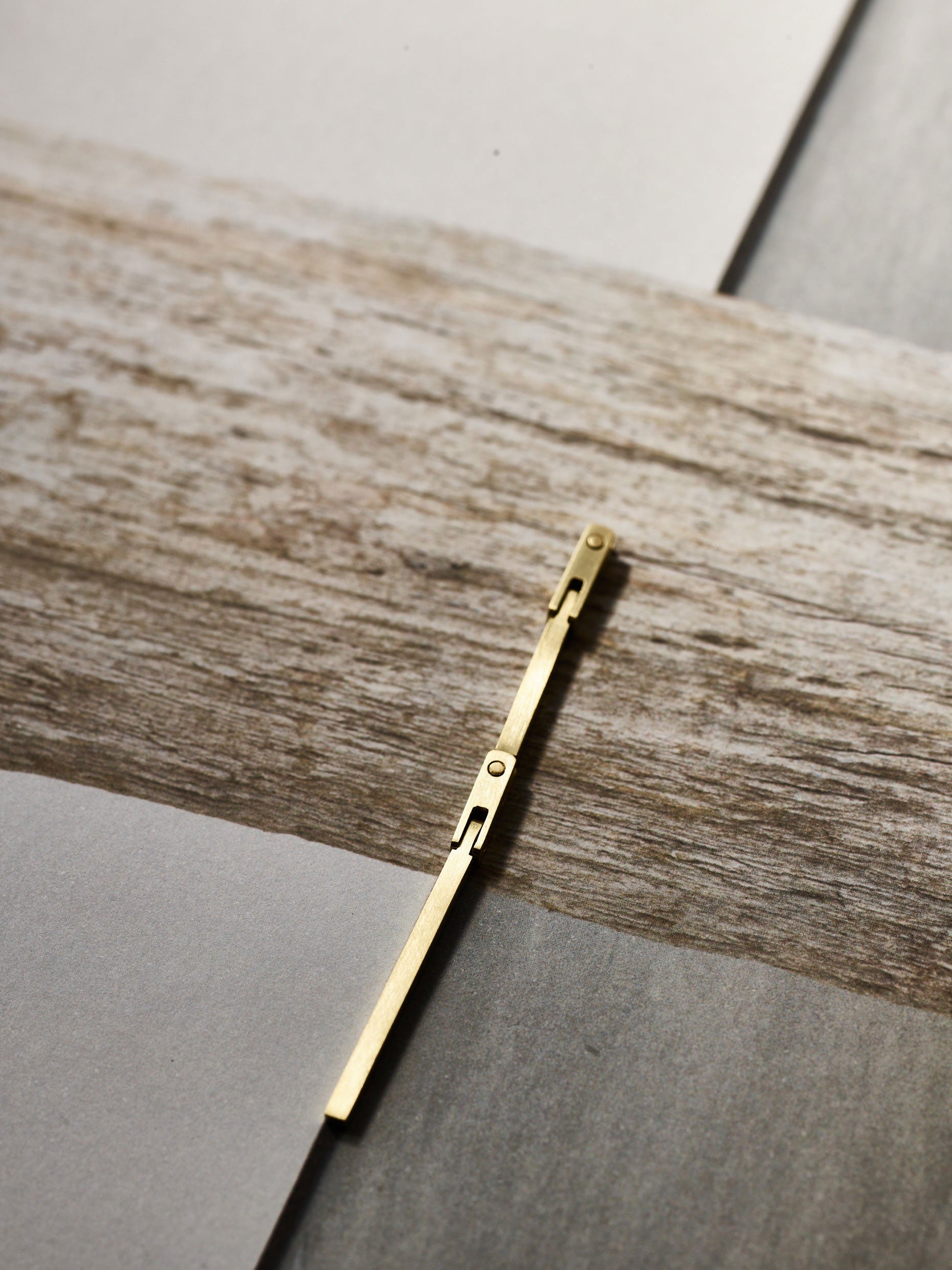 Shape-bar-editorial-gold-earring